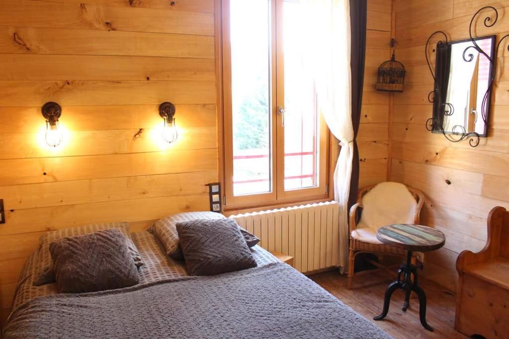 La Maison Du Bonheur Anlhiac Bagian luar foto