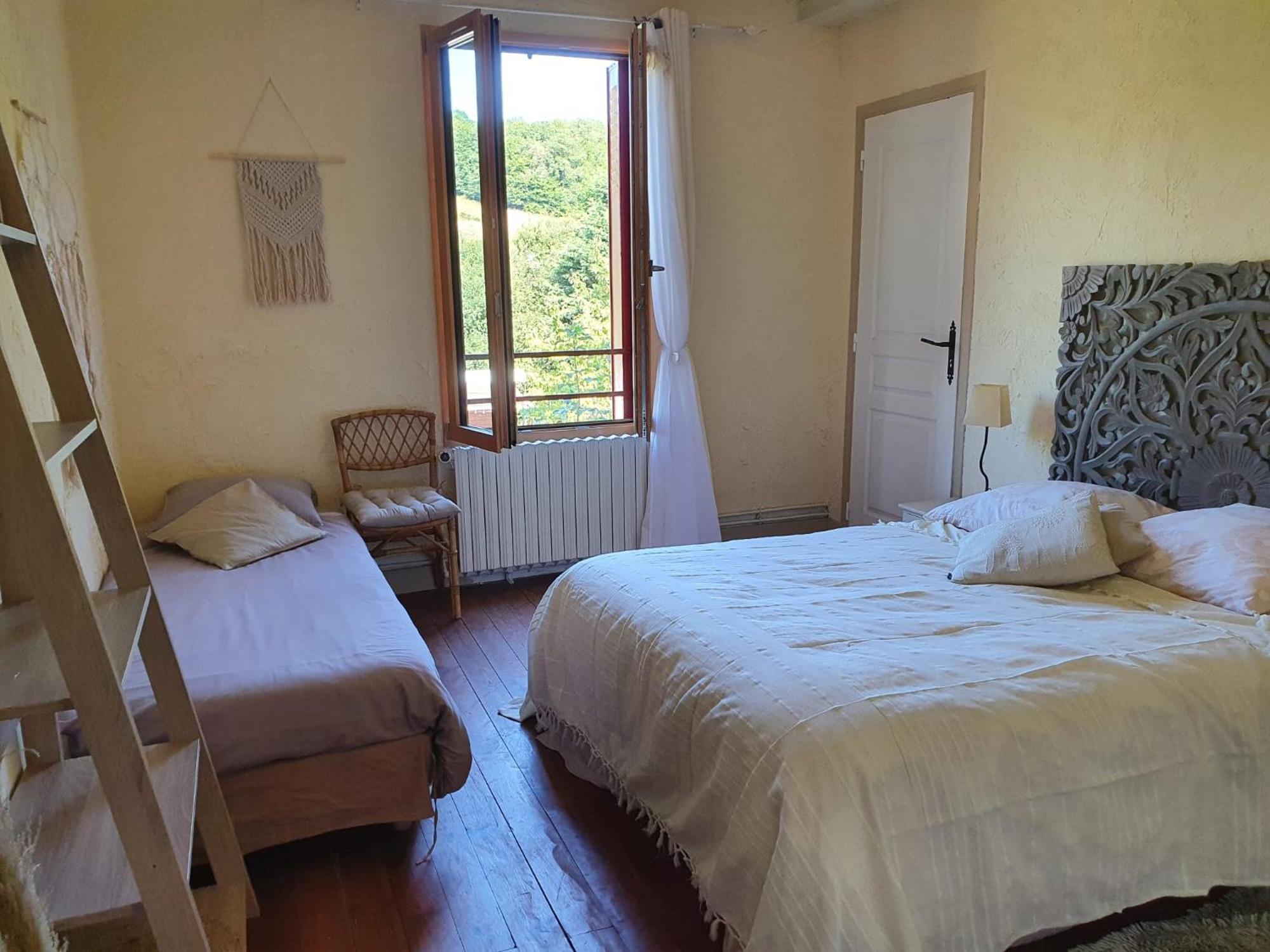 La Maison Du Bonheur Anlhiac Bagian luar foto