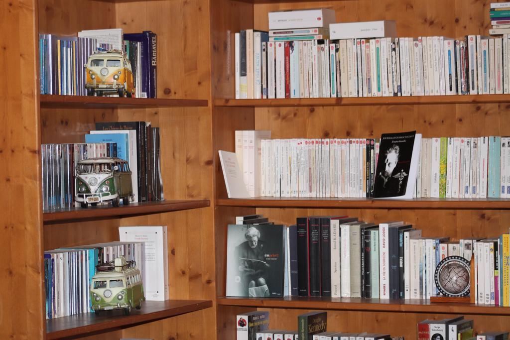 La Maison Du Bonheur Anlhiac Bagian luar foto