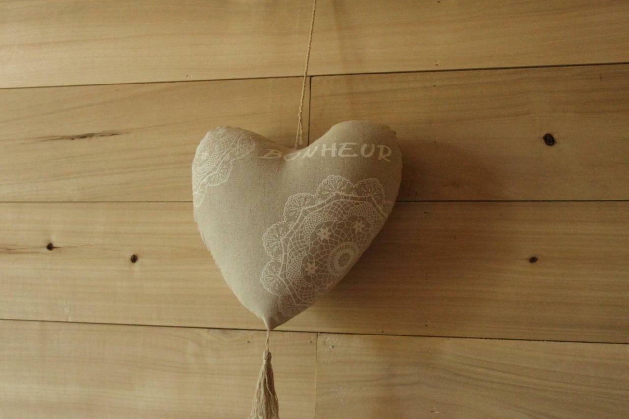 La Maison Du Bonheur Anlhiac Bagian luar foto